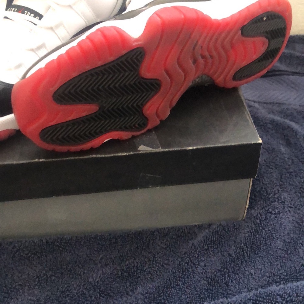 Tried On Only. Not Worn Outside. - image 5